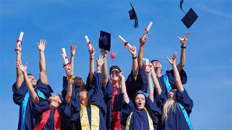 Want to get an idea of how old someone is Simply enter their college graduation year, often listed on their LinkedIn profile and find out The assumed age for graduation is 22 years old. . How old are you if you graduated high school in 1991